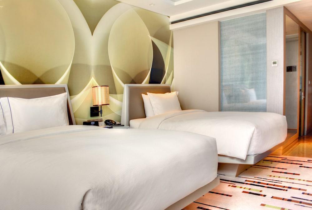 Doubletree By Hilton Jakarta - Diponegoro Dış mekan fotoğraf Deluxe Room