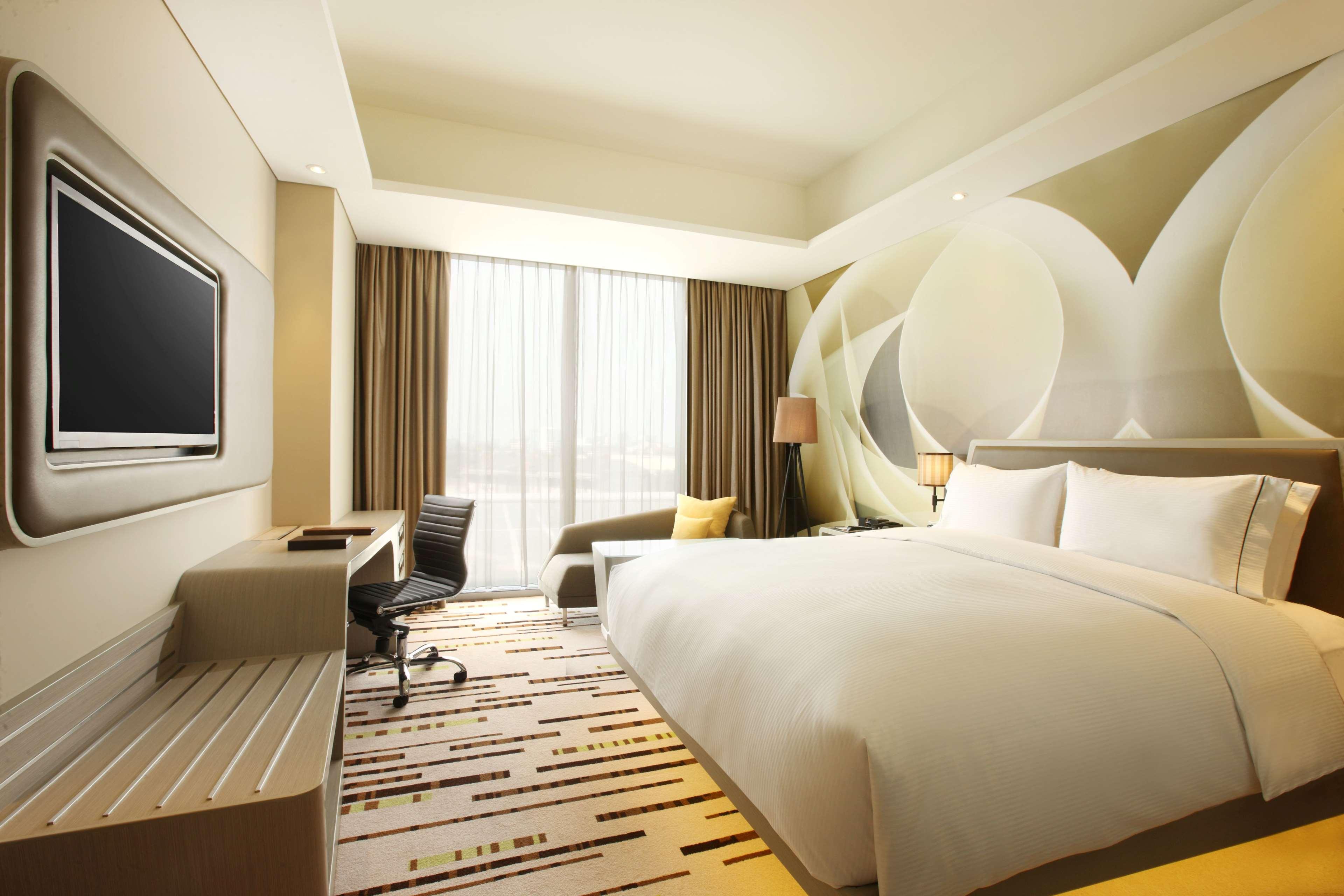 Doubletree By Hilton Jakarta - Diponegoro Dış mekan fotoğraf Deluxe Room