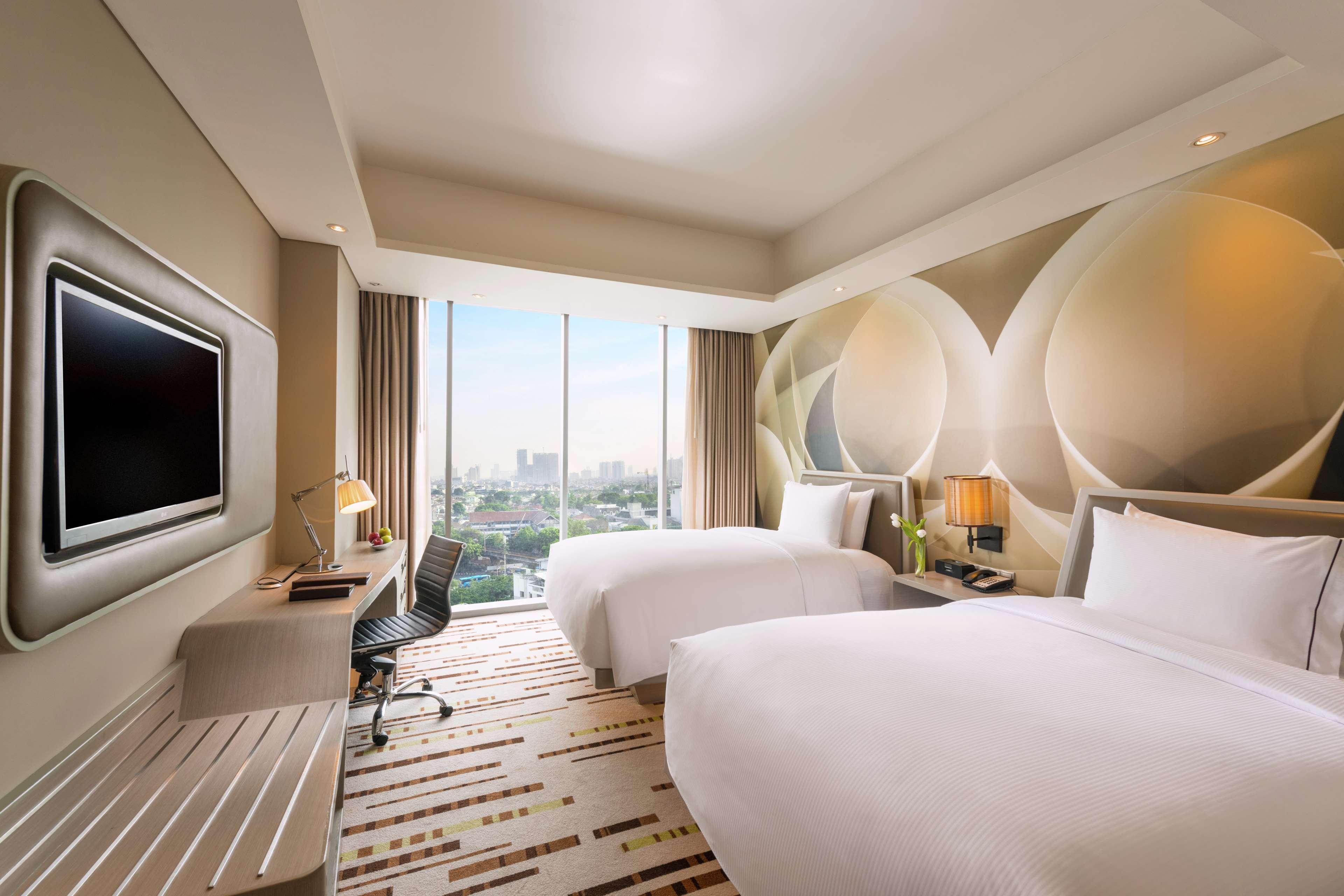 Doubletree By Hilton Jakarta - Diponegoro Dış mekan fotoğraf Deluxe Room