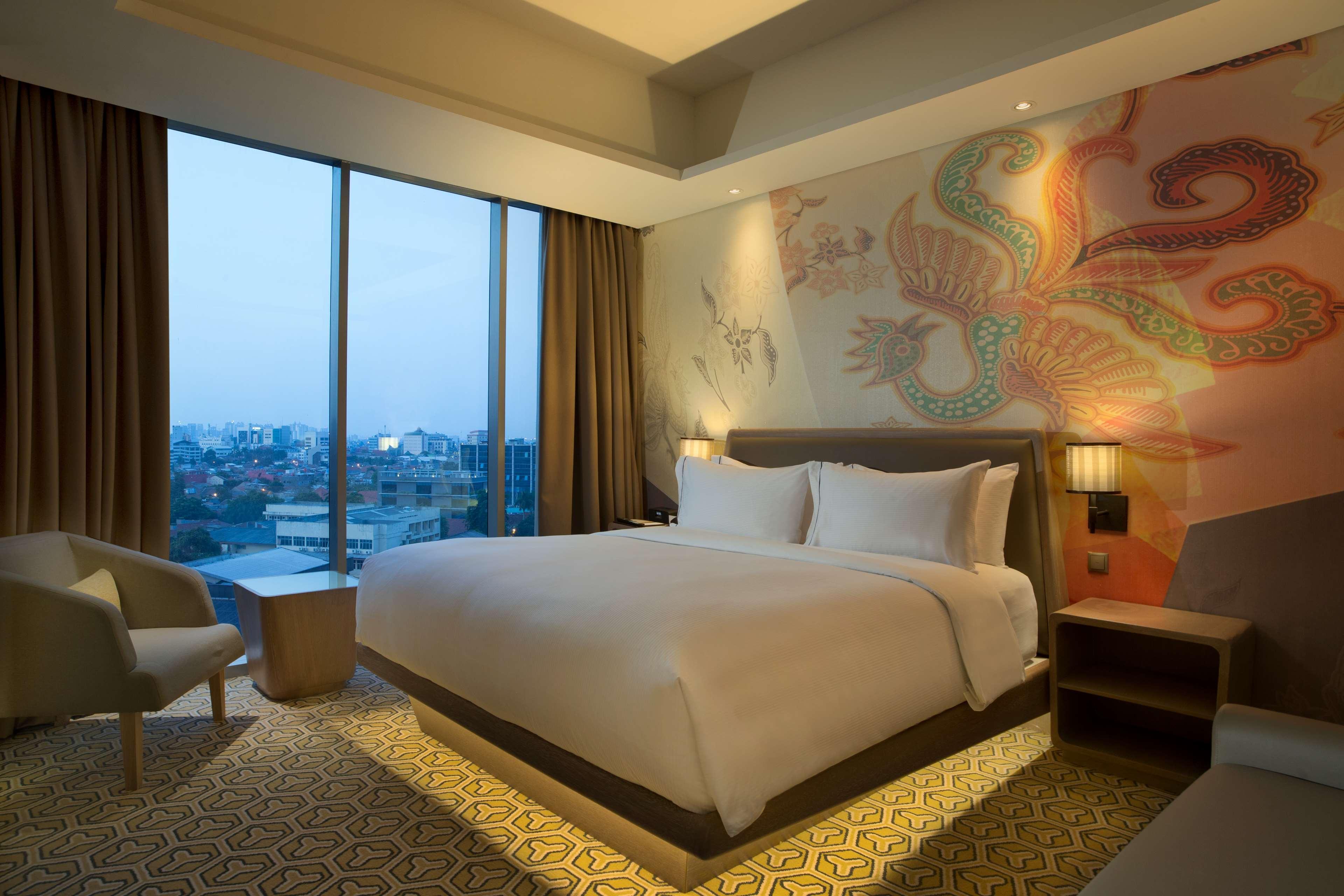 Doubletree By Hilton Jakarta - Diponegoro Dış mekan fotoğraf Deluxe Room