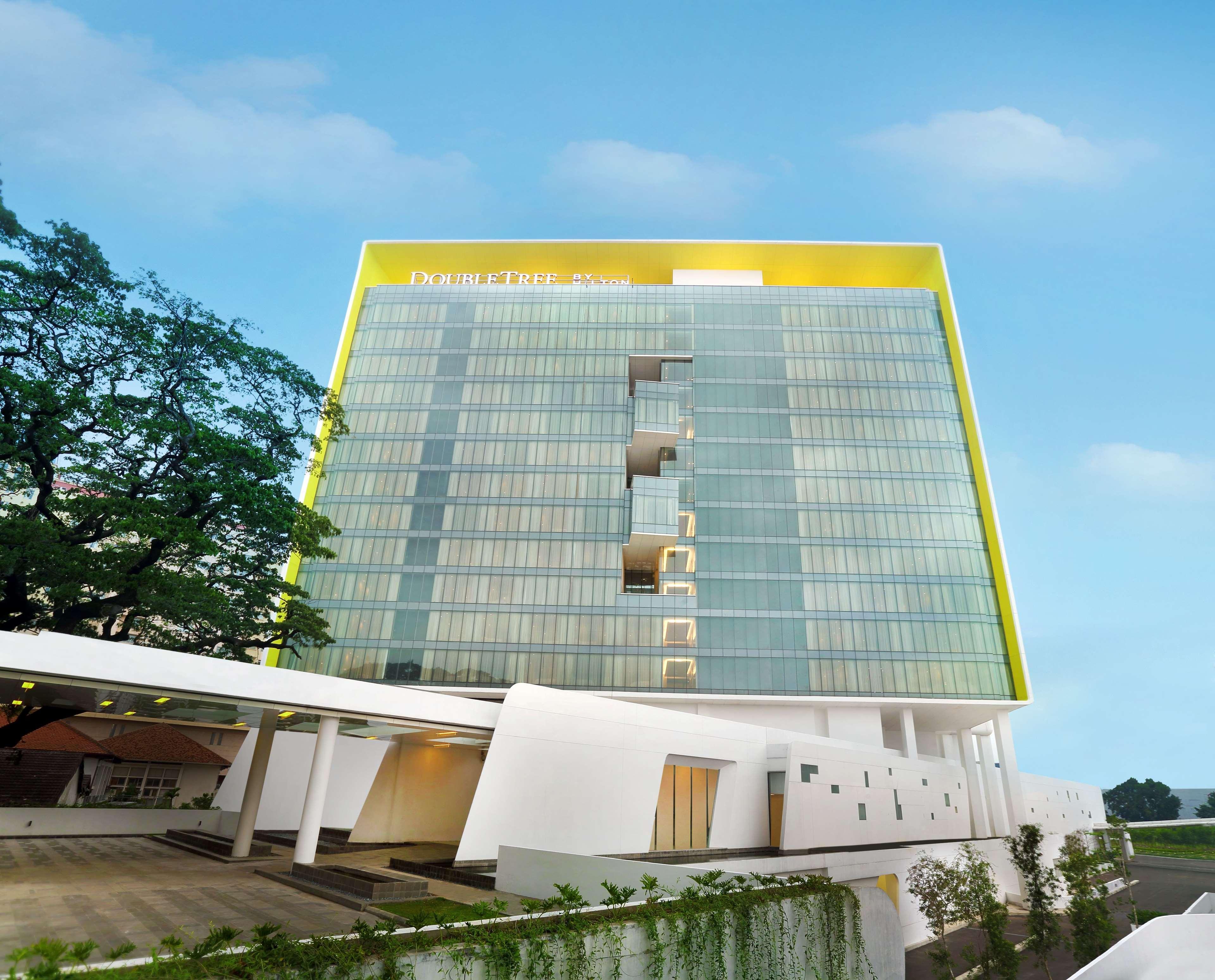 Doubletree By Hilton Jakarta - Diponegoro Dış mekan fotoğraf The new building of the University Tower
