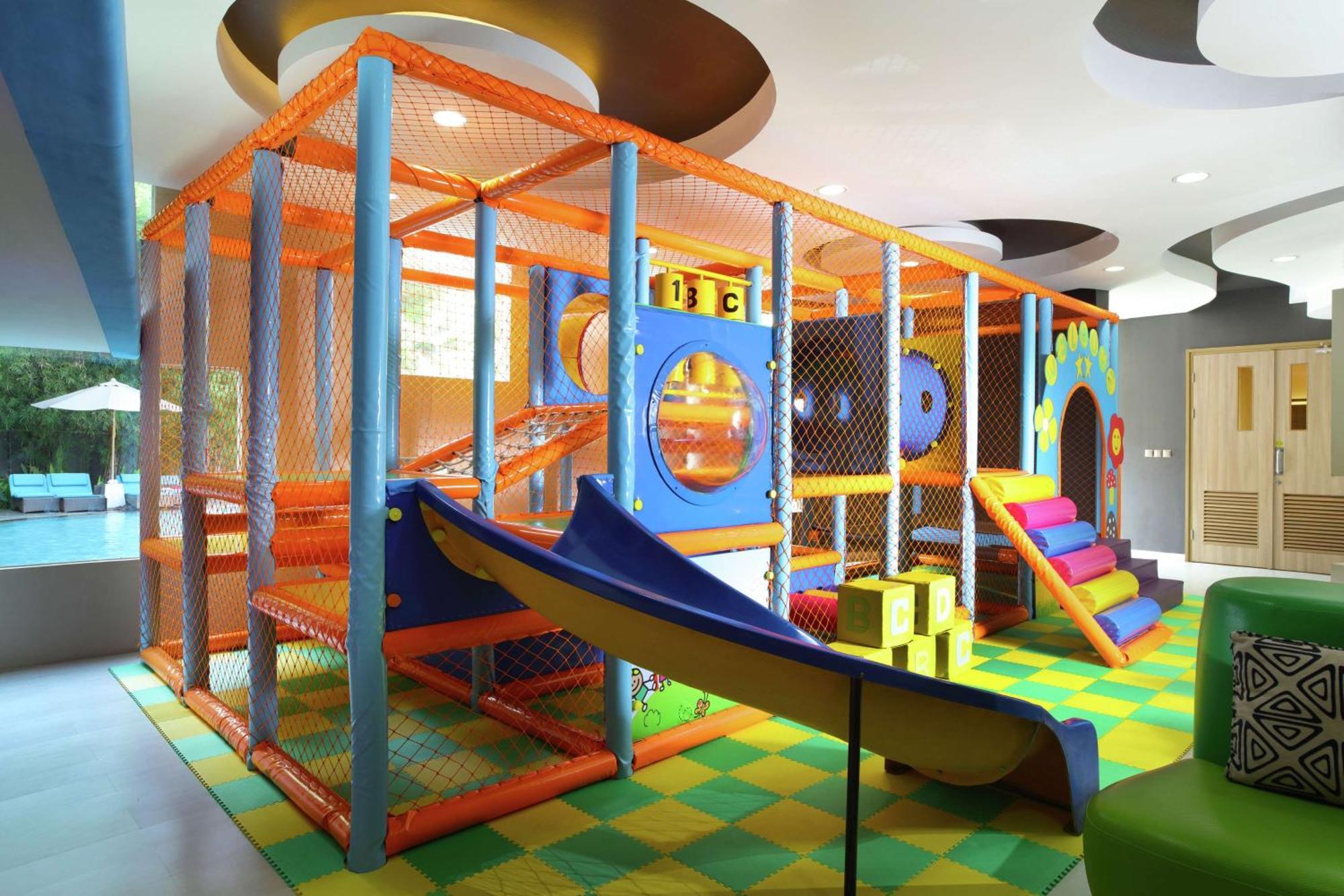 Doubletree By Hilton Jakarta - Diponegoro Dış mekan fotoğraf Indoor playground