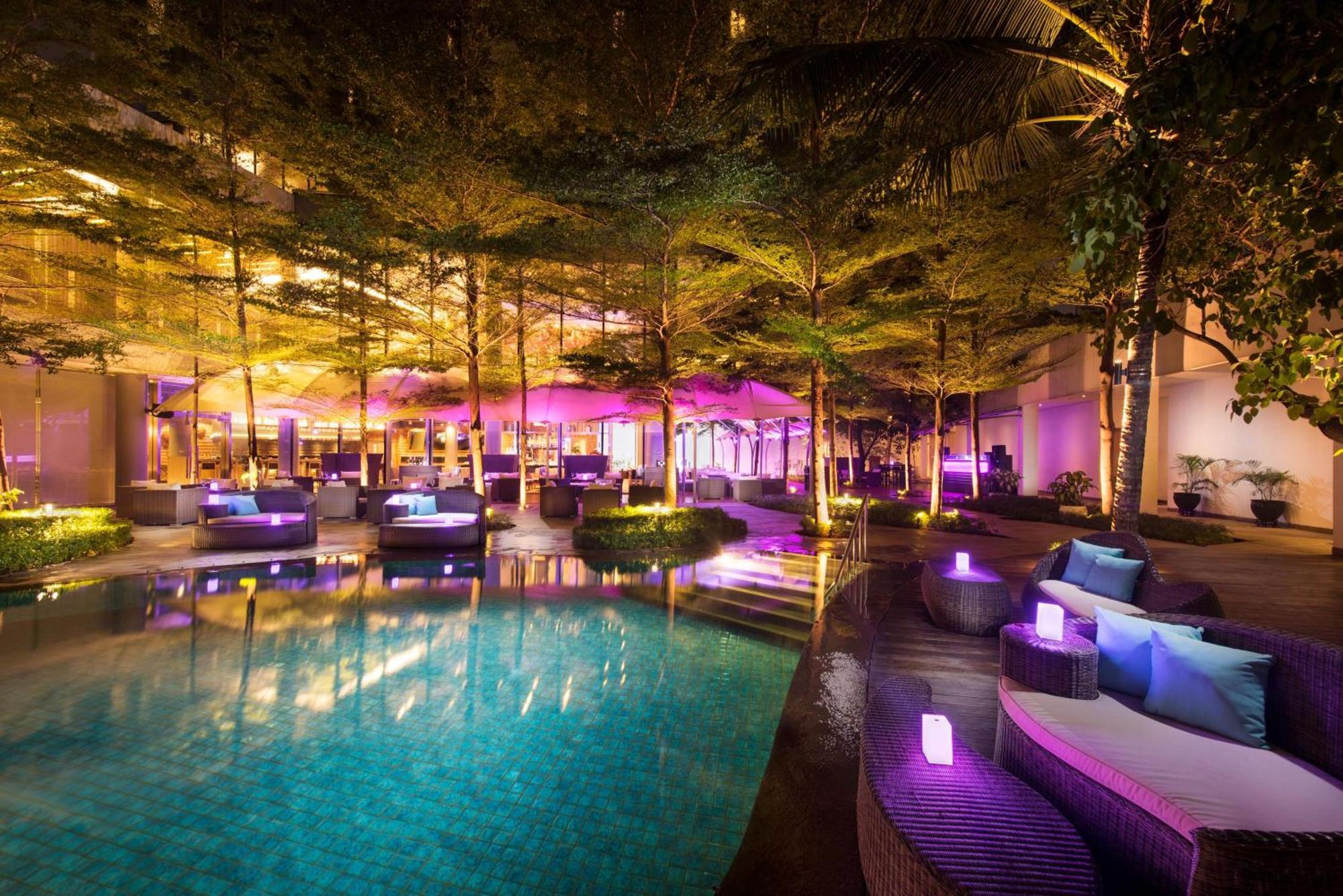 Doubletree By Hilton Jakarta - Diponegoro Dış mekan fotoğraf The Forest